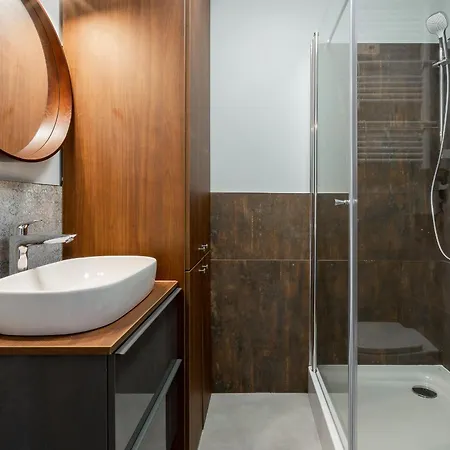 Quiet Old Town By Square * 弗罗茨瓦夫