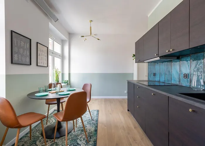 Quiet Old Town By Square 弗罗茨瓦夫